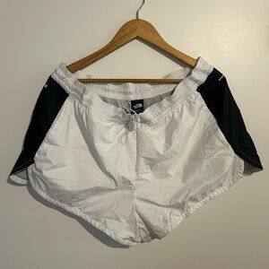 The North Face Women's NWT Shorts